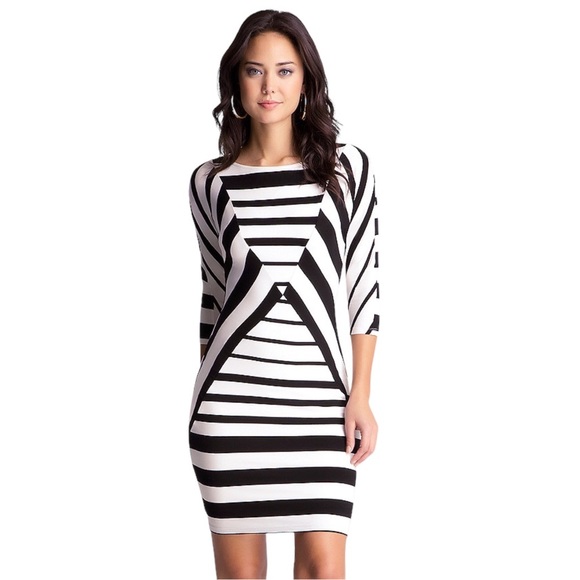 NEW Bebe Black and Egret Diamond Print Boatneck Half Sleeve Dress Size Small - Picture 1 of 9